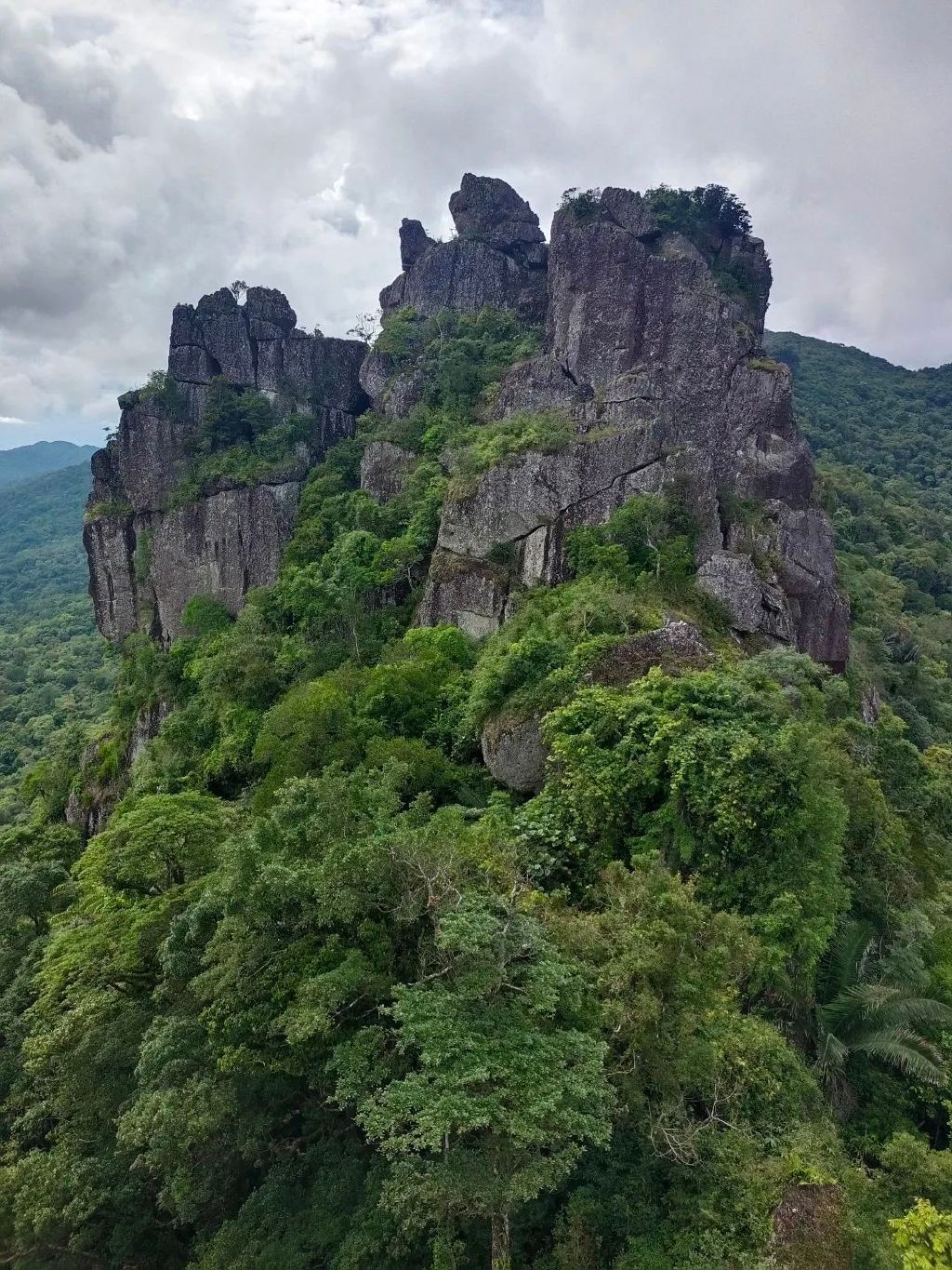 保亭七仙岭奇峰,七仙岭温泉团
