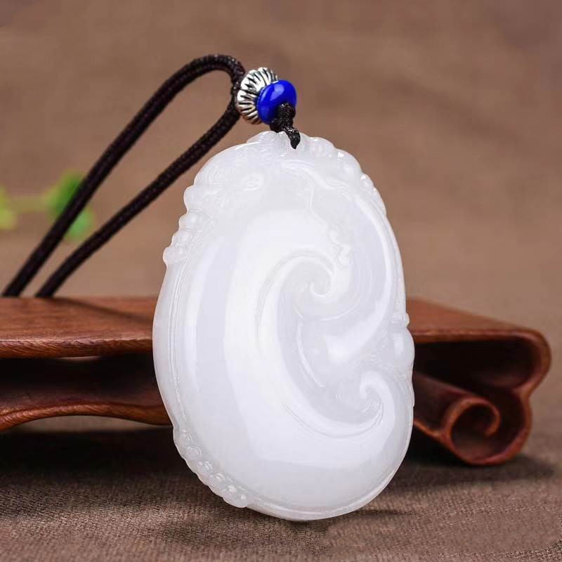 和田白玉泛黄还是泛青好,佩戴和田白玉对身体有什么好处