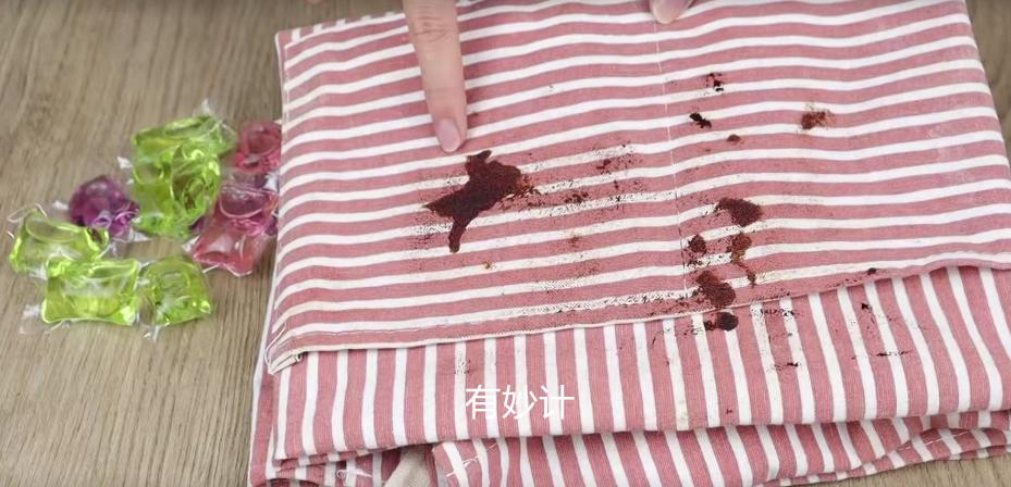 用什么办法洗衣服洁白如新,如何洗衣服洁白如新