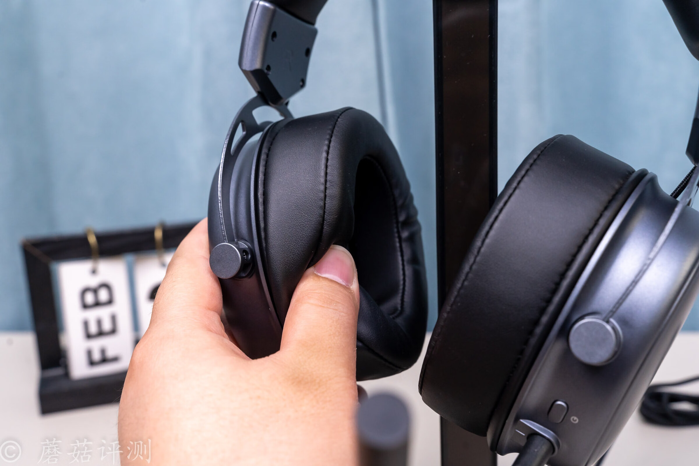 雷柏vh800蓝牙耳机打和平精英实测,雷柏rapoovm700无线蓝牙游戏耳机