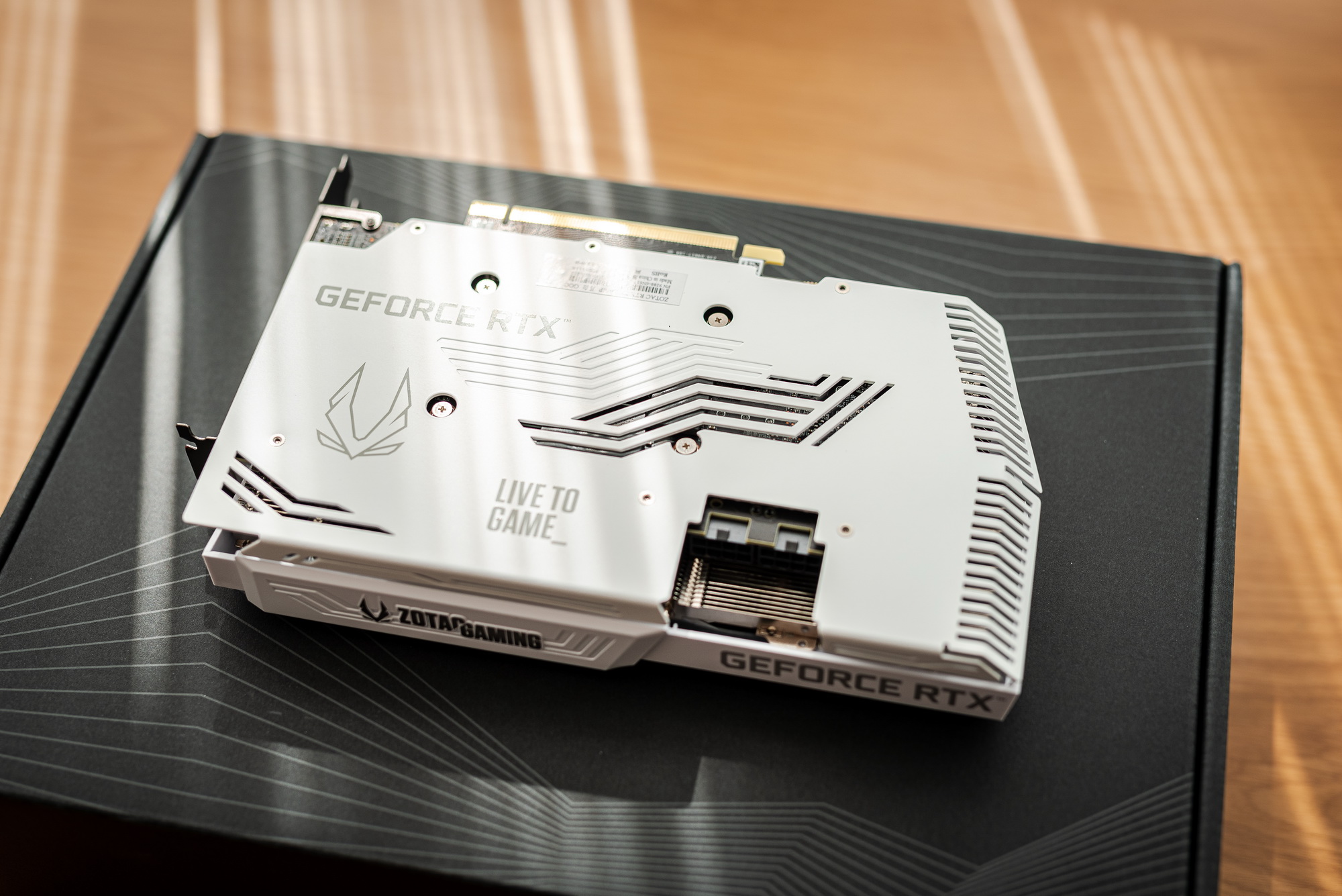 你也可以轻松装的白色ITX小钢炮：银欣SG16装机指南