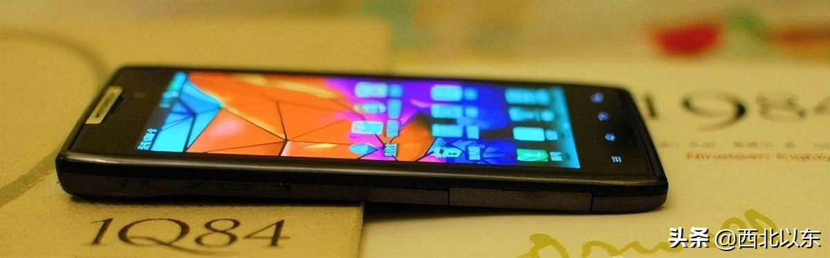 摩托罗拉hellomoto90年代广告,moto摩托罗拉2022