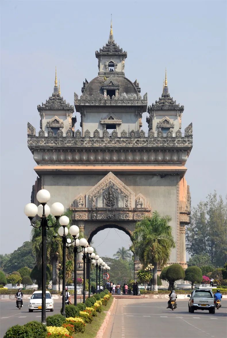 乘坐高铁出国游探秘老挝,自驾游老挝泰国新政策是什么呢