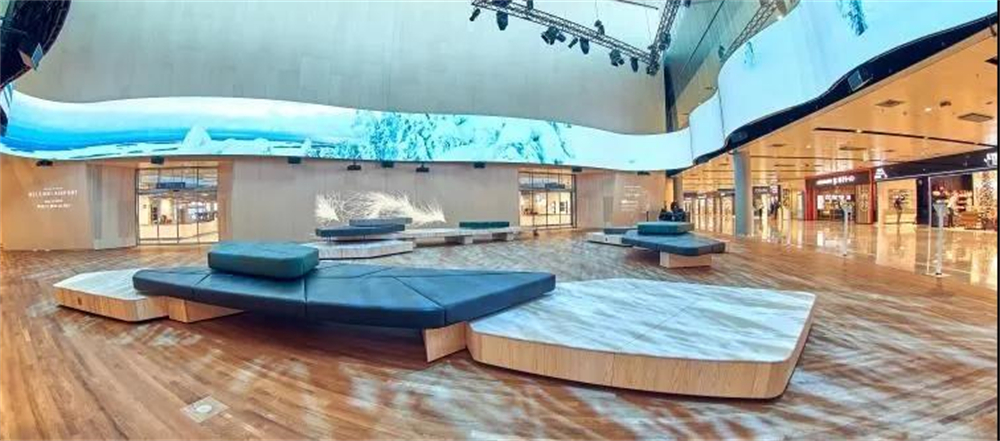 通过“硬件软件”的创新，打造“好吃好逛又好玩”的机场商业