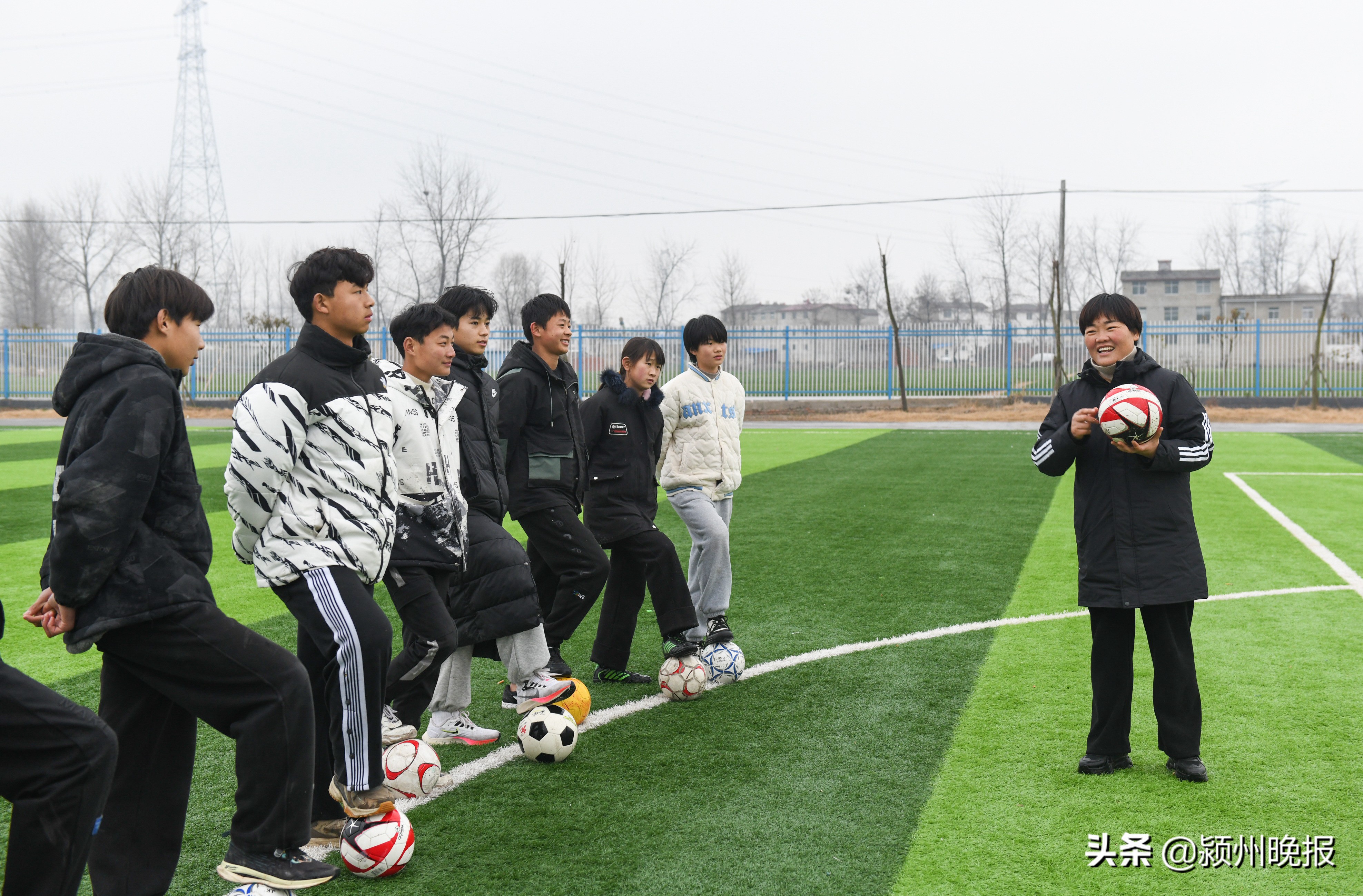 阜阳“足球妈妈”王侠被评为全国三八红旗手