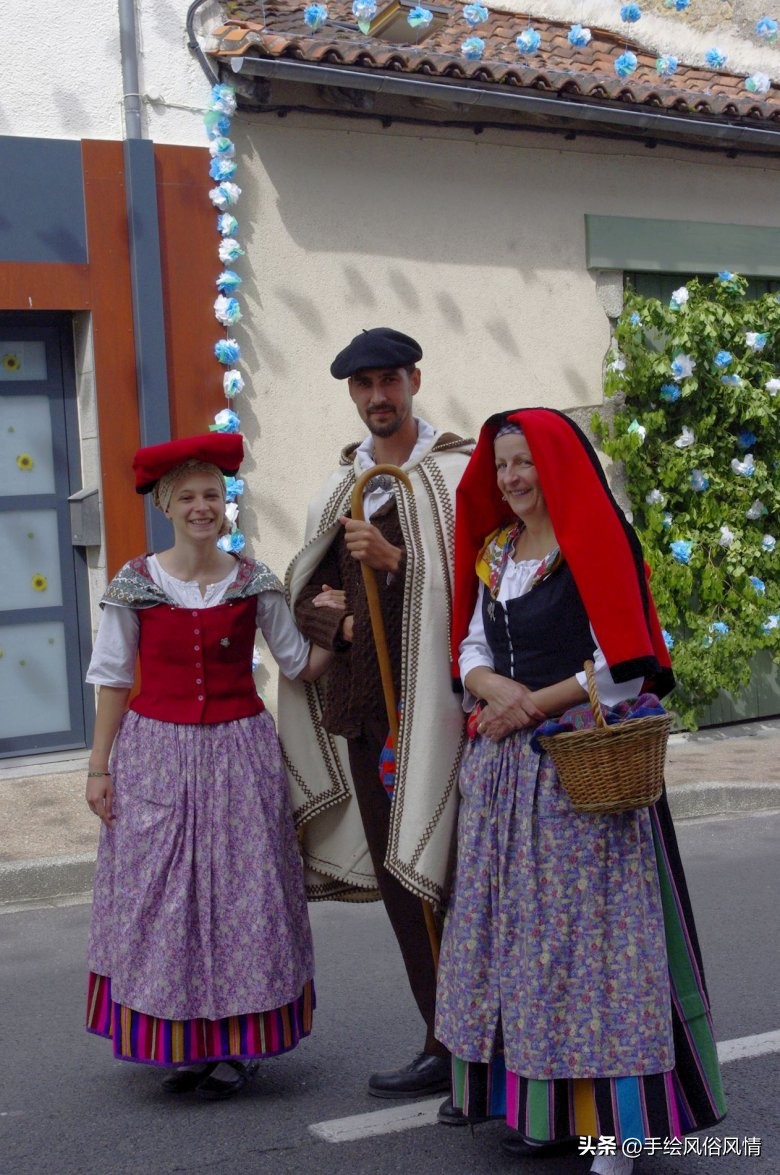 法国民族服装,法国和沙俄军服