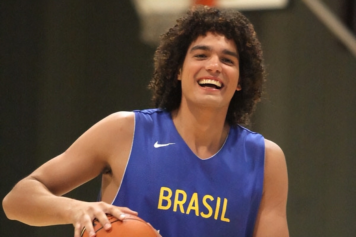 瓦莱乔为什么要躲过2次总冠军,巴西影帝瓦莱乔勇士