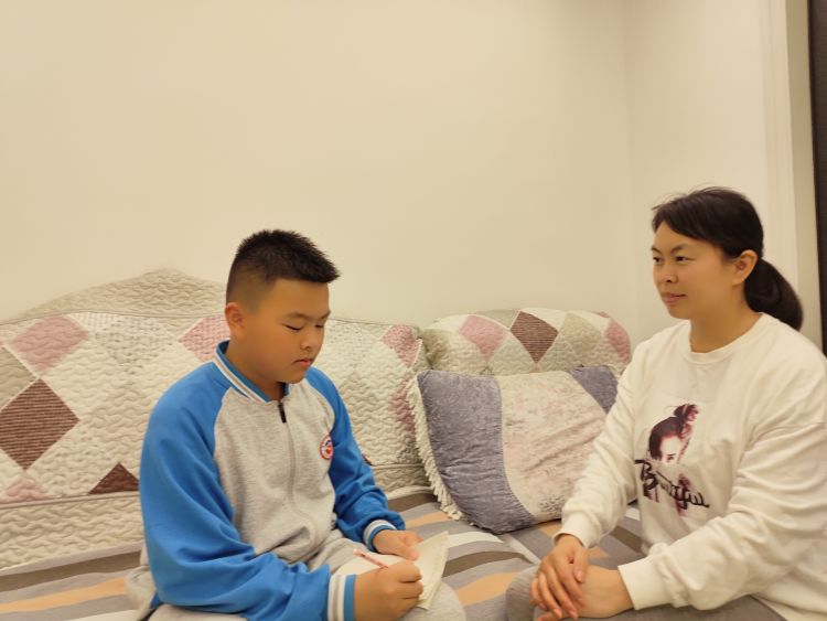 曾都区编钟学校优秀教师,师者如光微以致远演讲背景音乐