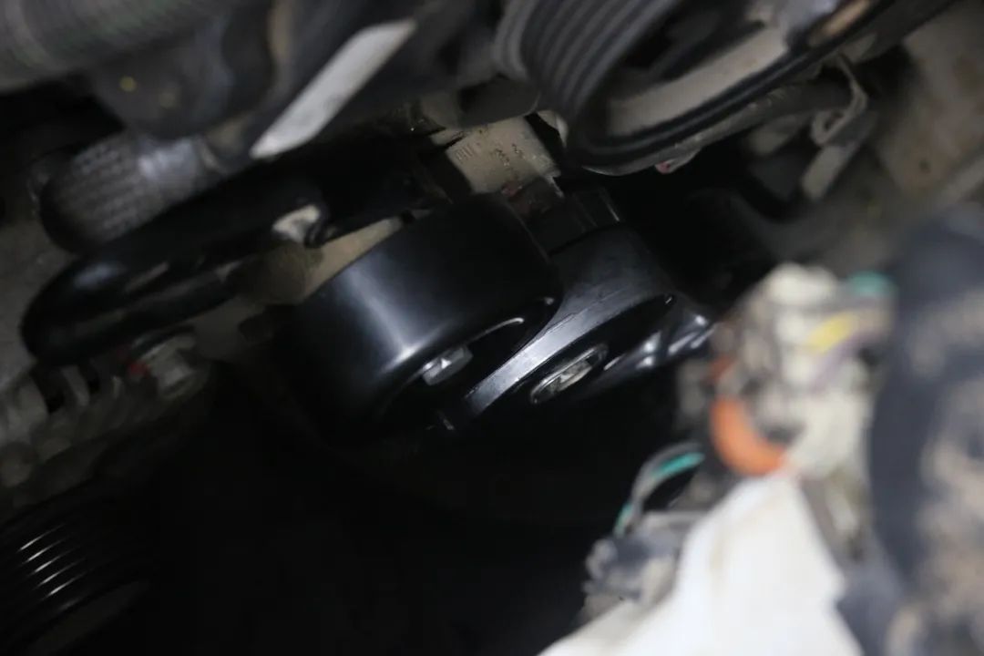 12款经典gl8车身翻新,怪兽修车老车翻新