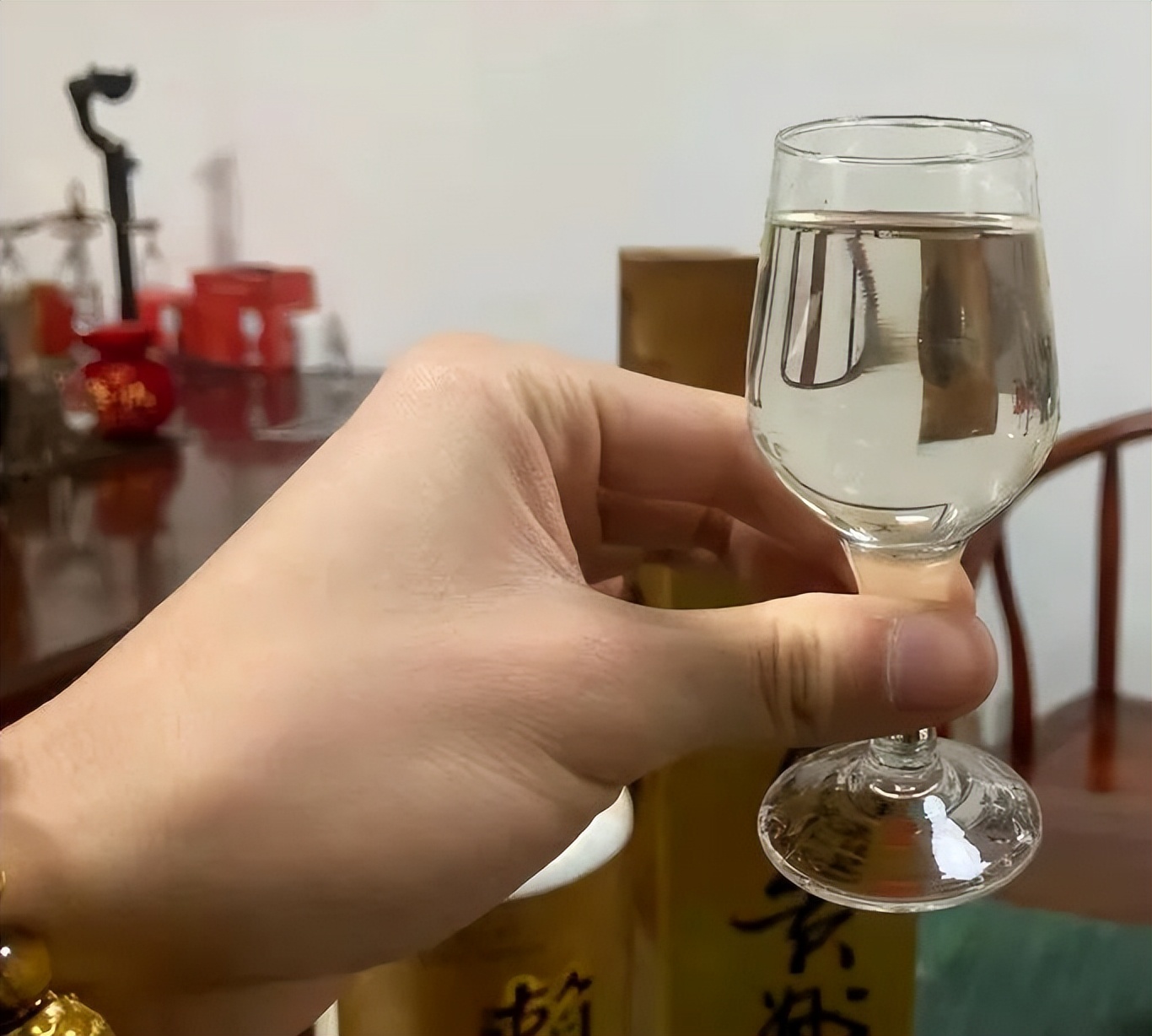 赖茅97香港回归1000毫升酒价格,赖茅97年香港回归多少钱一瓶