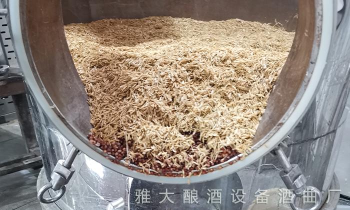 大曲酿酒出酒率低,大小曲混合酿酒出酒率怎么样