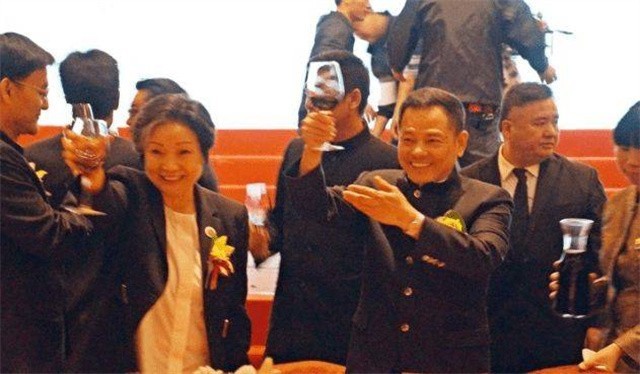 澳门街市伟介绍,澳门街市伟身价