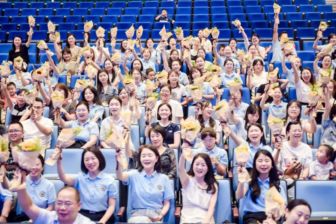 躬耕教坛强国有我获奖文案,躬耕教坛强国有我摄影作品