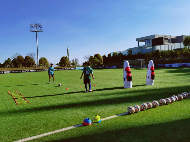 昆明可以踢球好玩的地方推荐,昆明在哪踢球