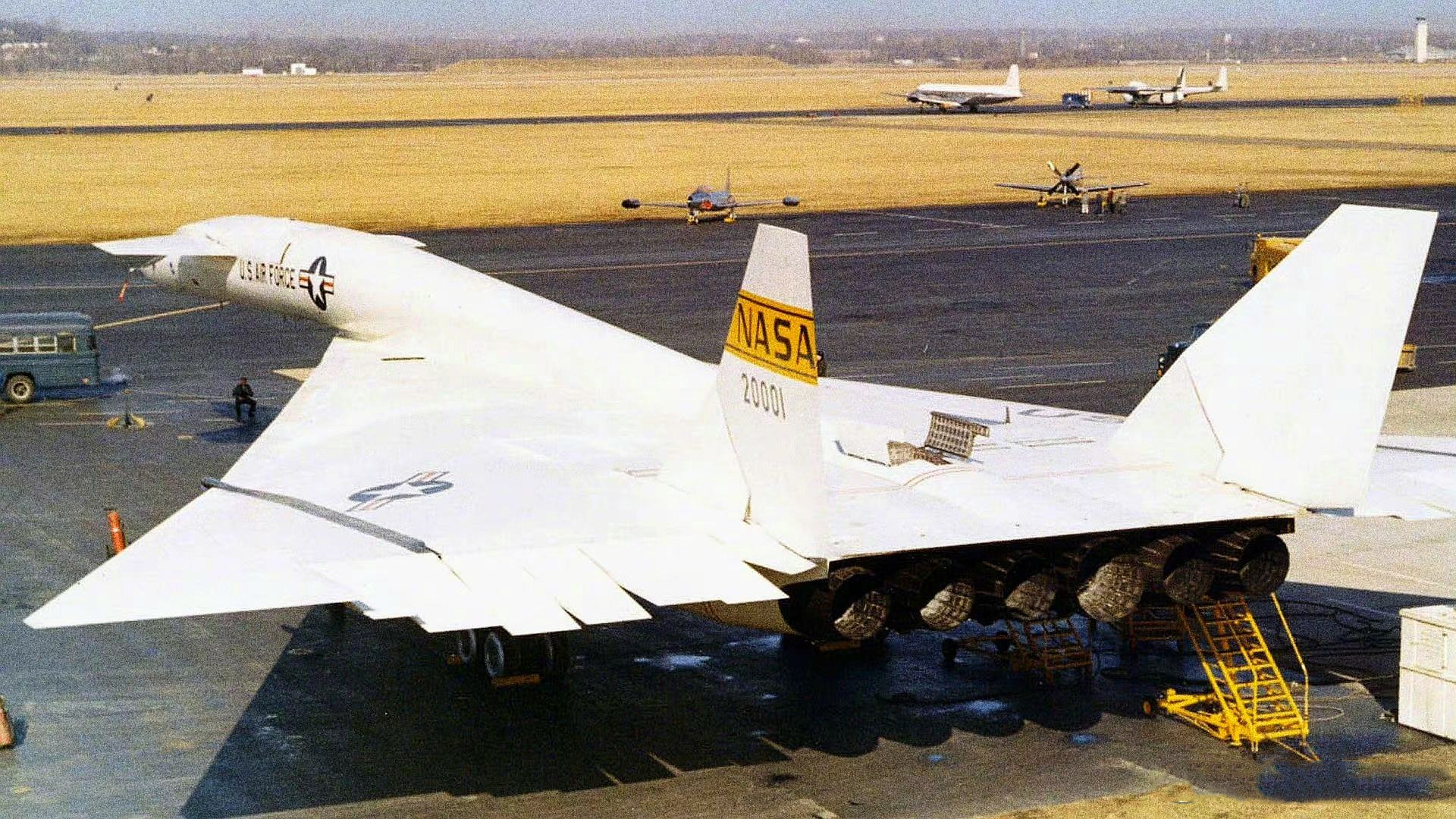 xb-70轰炸机试飞视频,xb-70超音速战略轰炸机为什么退役