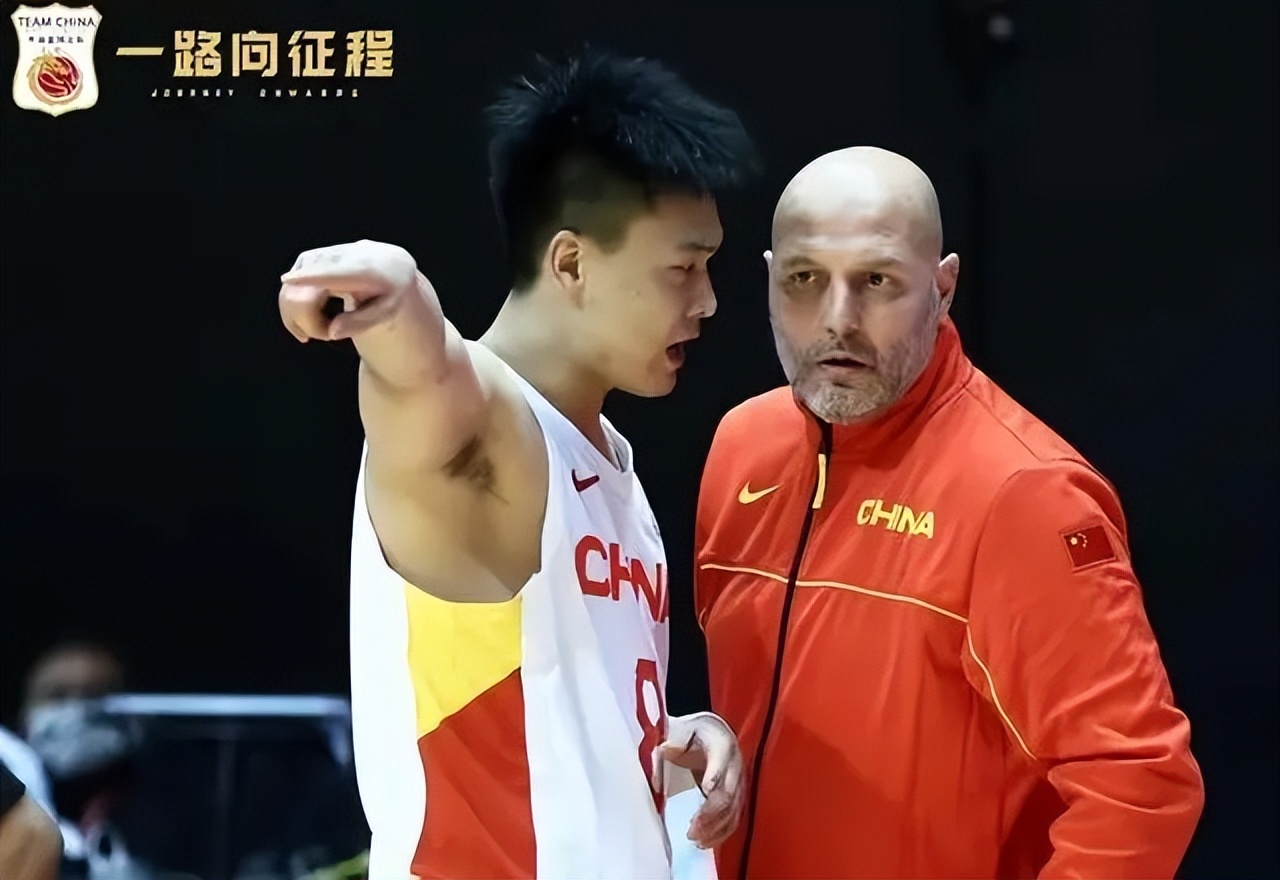 男篮国家队12人名单胡明轩,男篮12人名单公布