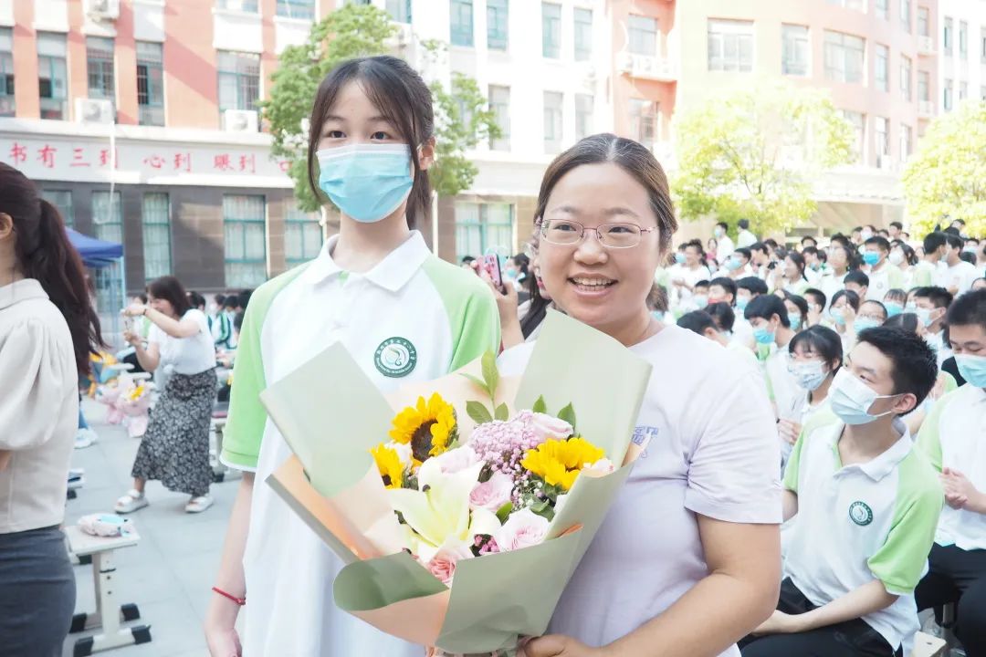「河南科教兴豫」青春不散场·逐梦向未来！郑州第76中学毕业典礼