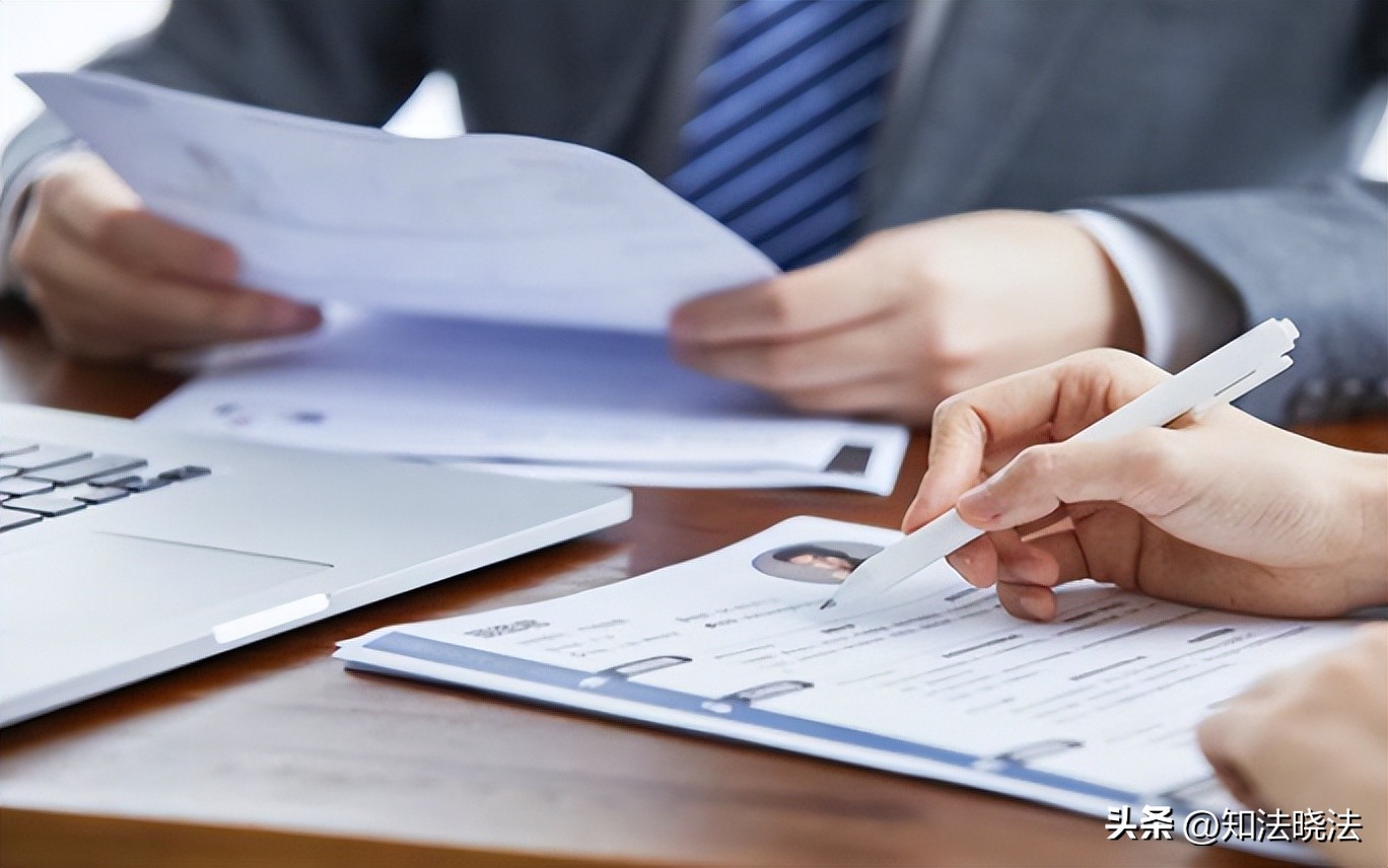 你是不是想死？男子请假一天，1万工资只发3506，老板：爱要不要