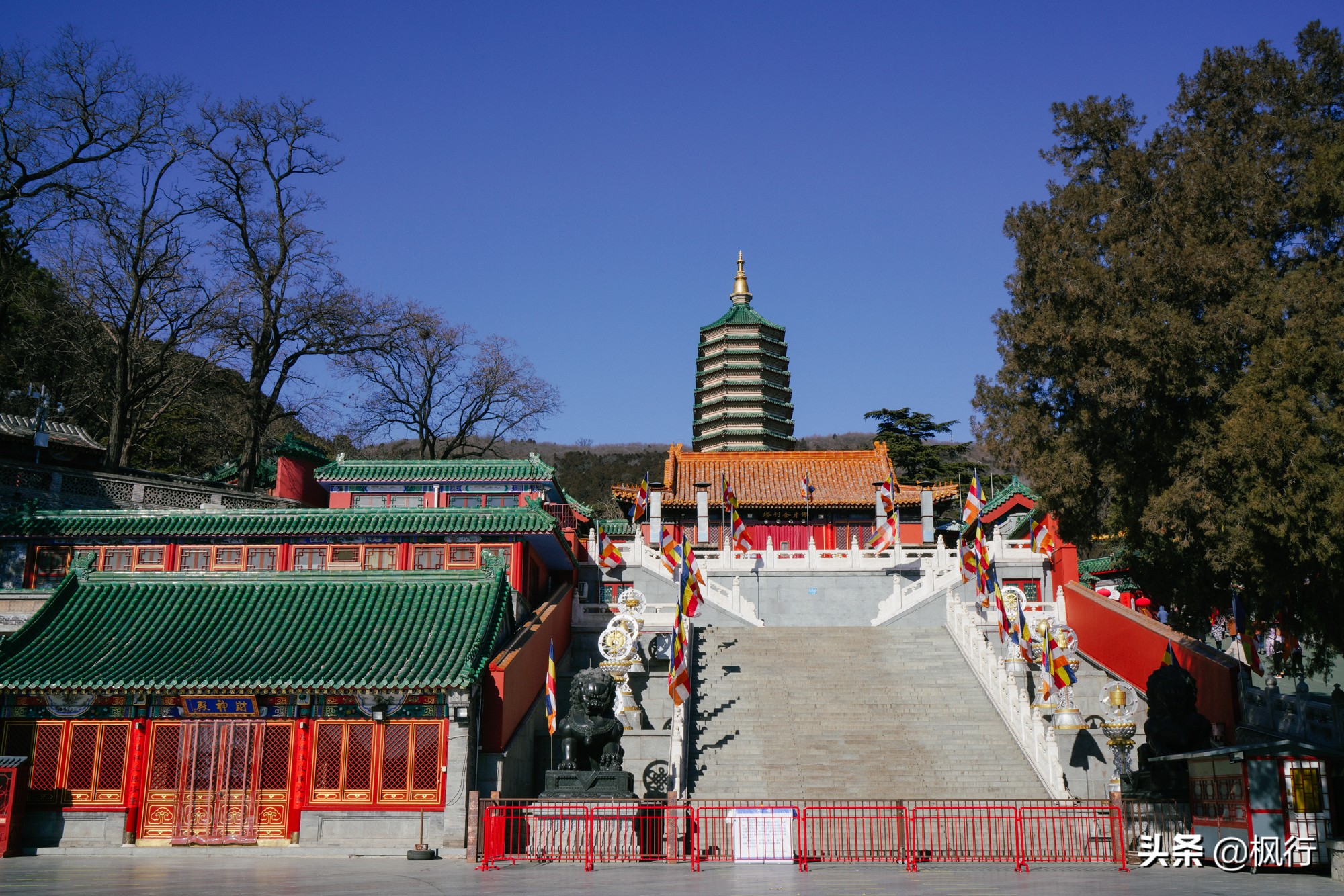 西山可以爬山的地方,夏季爬山推荐地方