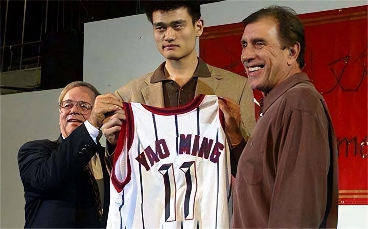 姚明与妻子叶莉,姚明妻子叶莉体重多少