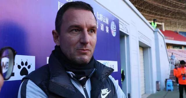 现任男足主教练扬科维奇,扬科维奇出任国足主教练