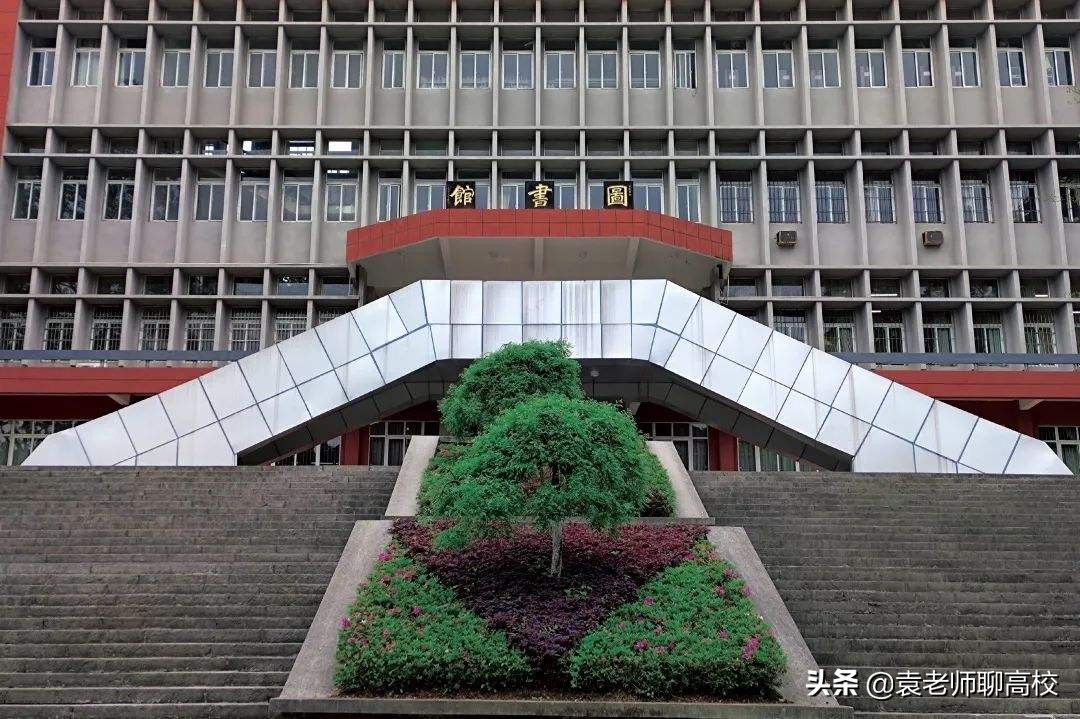 西南地区的两所末流211大学，广西大学和贵州大学，哪个更强？