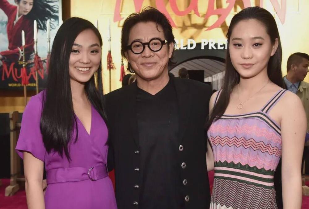 李连杰利智和黄秋燕,李连杰利智的女儿和黄秋燕的女儿