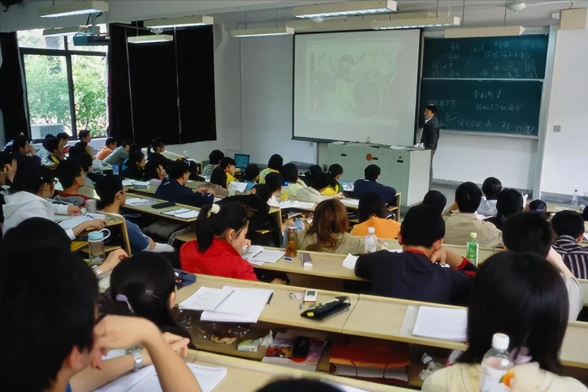 川大学生跳楼事件,西南民族大学大三学生坠楼事件