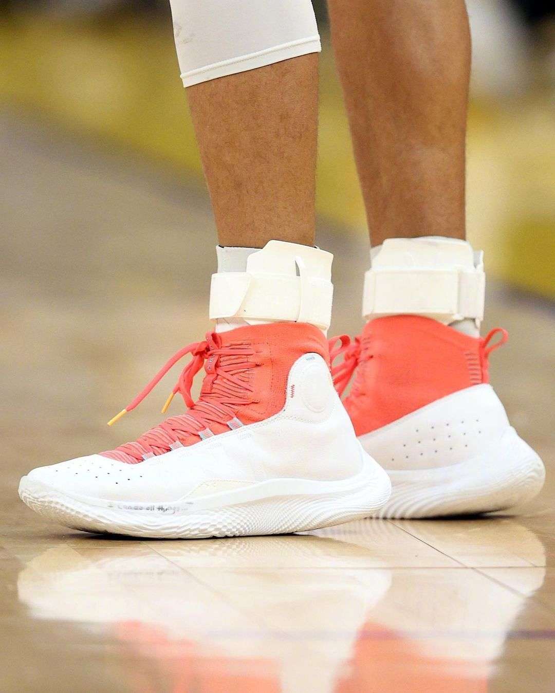 库里四次夺冠数据,库里再夺一冠安德玛