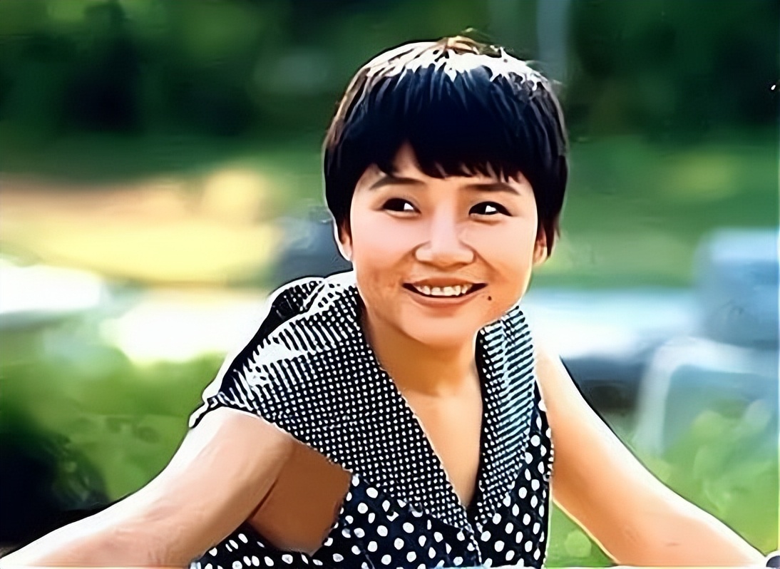 歌手李娜出家后靠什么生活,歌手李娜为什么会选择出家