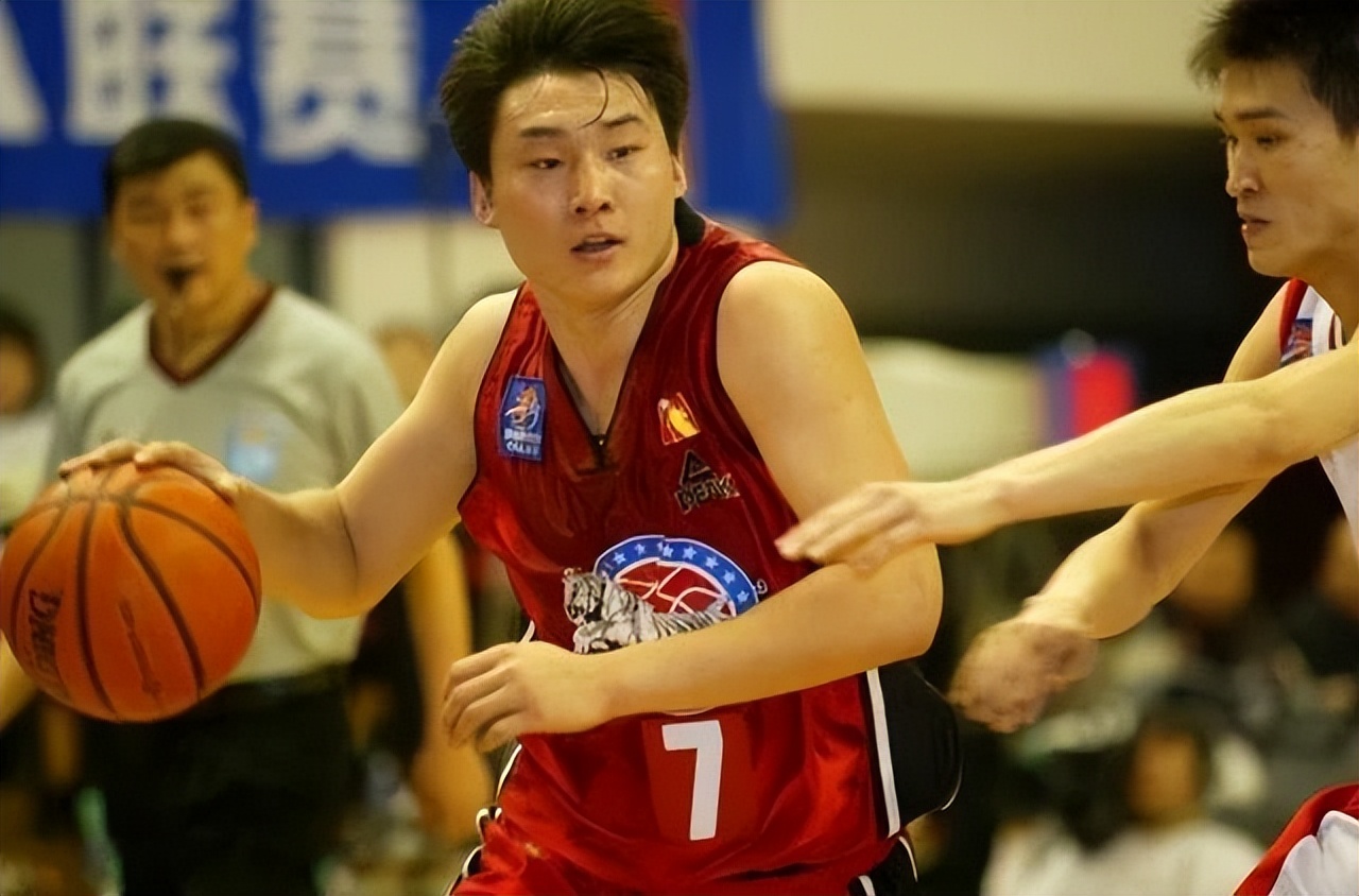 中国男篮新疆男篮球员,最新新疆男篮队球员名单