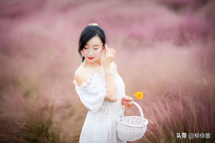 女士拍照的姿势和技巧,各种年龄段最爱的拍照姿势