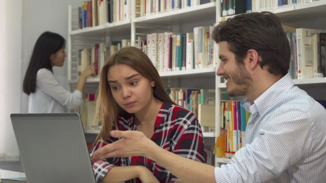 “Imsold”别翻译成“我被卖了”,理解错了很尴尬!