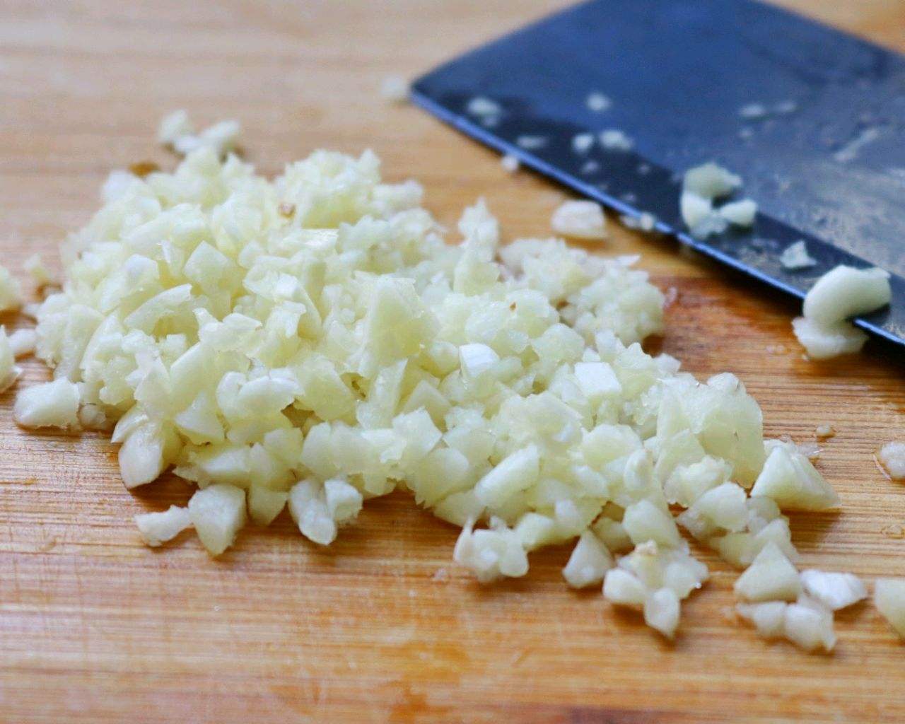 恐怖剧毒蛇吃蛇上演毒蛇互吞大战,罕见蛇吃蛇