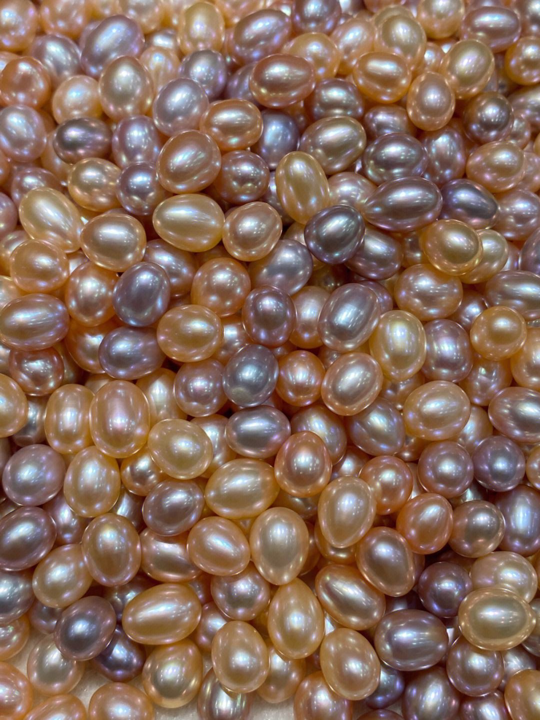 淡水珍珠是天然还是人工,淡水珍珠是海里面的吗