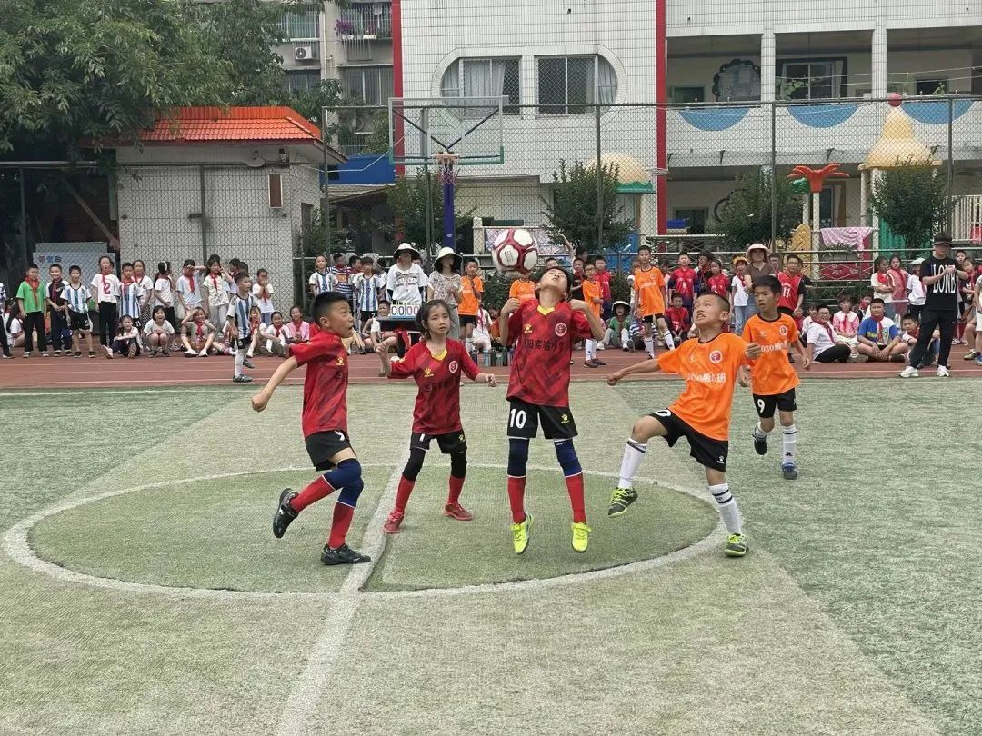 足球比赛华阳实验小学,句容华阳实验小学足球场