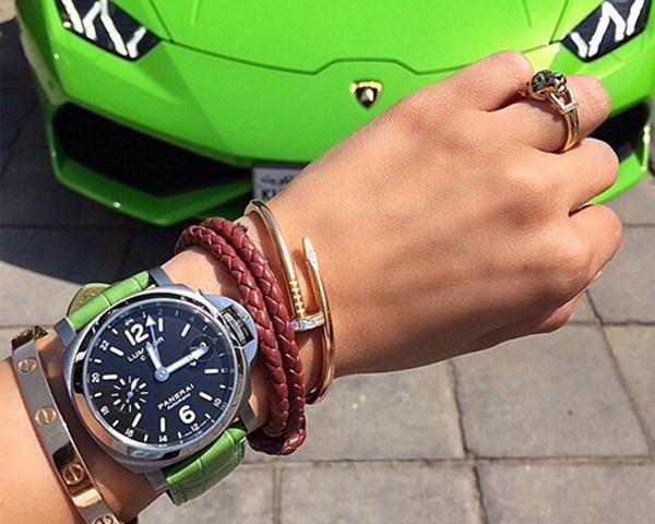 女生为什么都喜欢戴大表盘的手表,为什么女生都喜欢戴大框眼镜