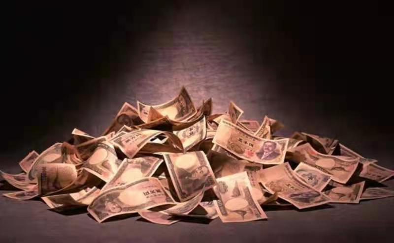 市场中方差互换合约是根据市场中风险价格变化而逐日盯市