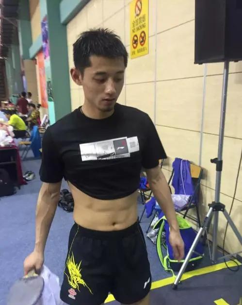 马龙许昕2019年撑起国乒,2020乒乓总决赛马龙对许昕谁赢了