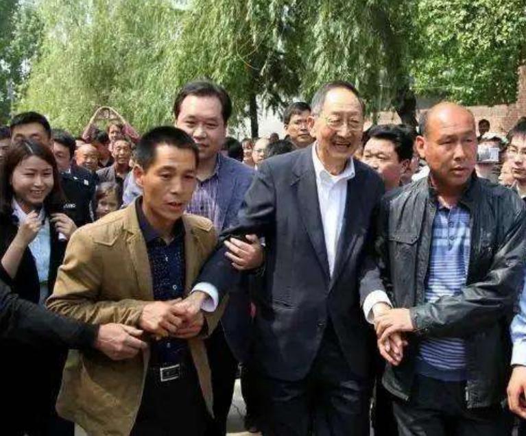 崔琦12岁走出河南农村，到美国后获诺贝尔奖，晚年：后悔离开家乡