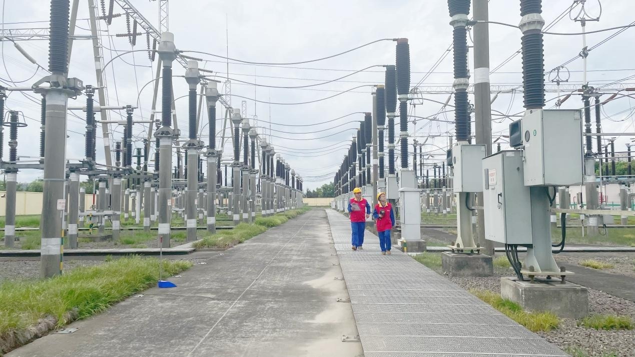 纯悦矿泉水一瓶1.5升,纯悦一瓶水有多重