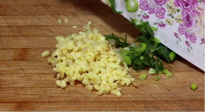店里馄饨汤怎么调好吃,店里馄饨肉馅做法