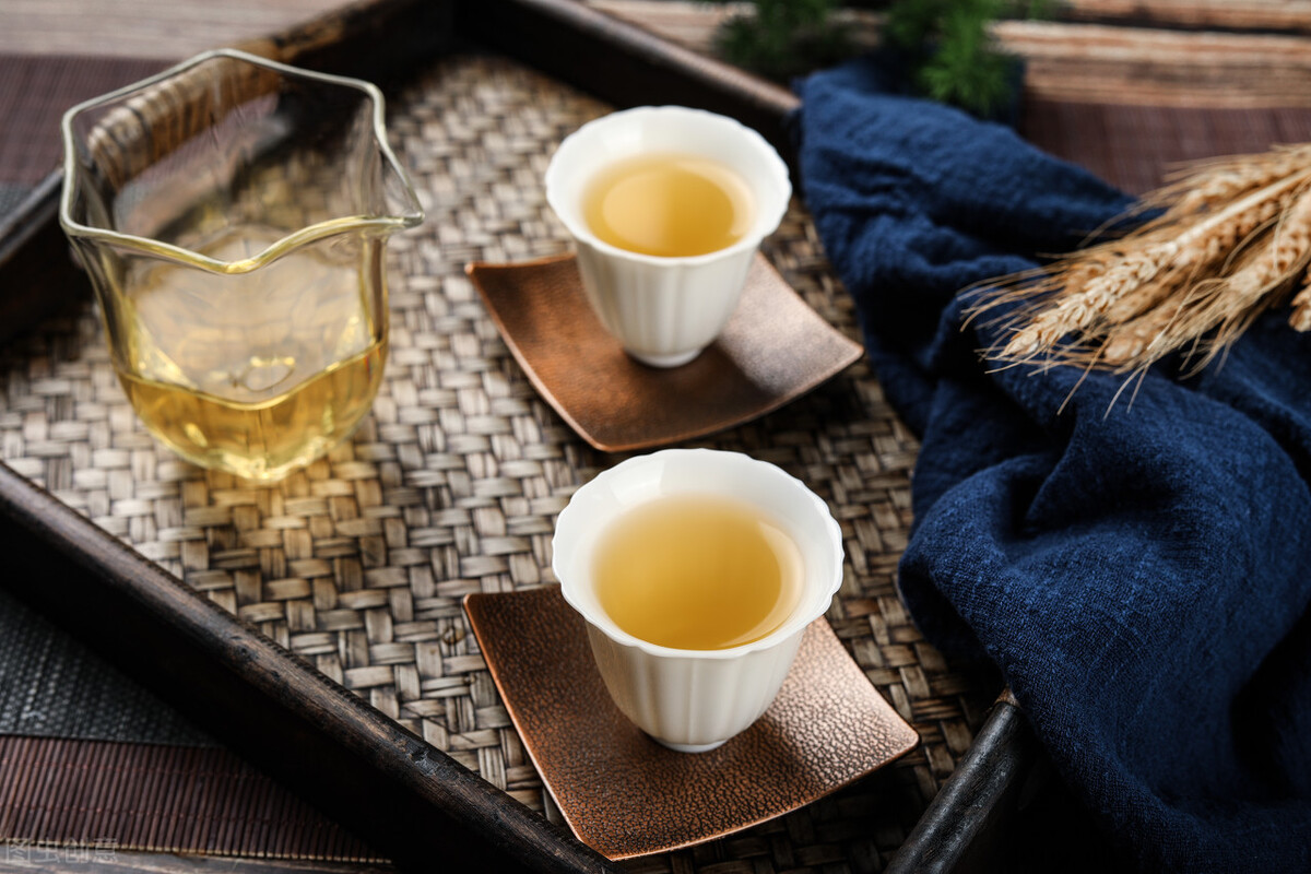 老班章普洱茶生茶和熟茶的区别,普洱茶养胃是生茶好还是熟茶好