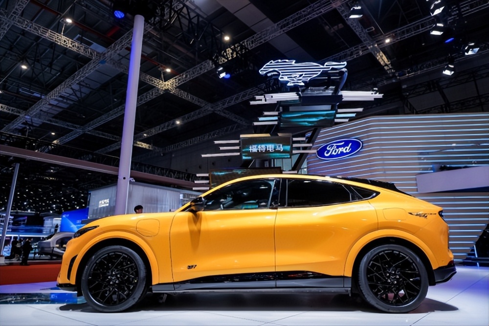 福特电马gt风暴复古版试驾,福特电马2023改款越野