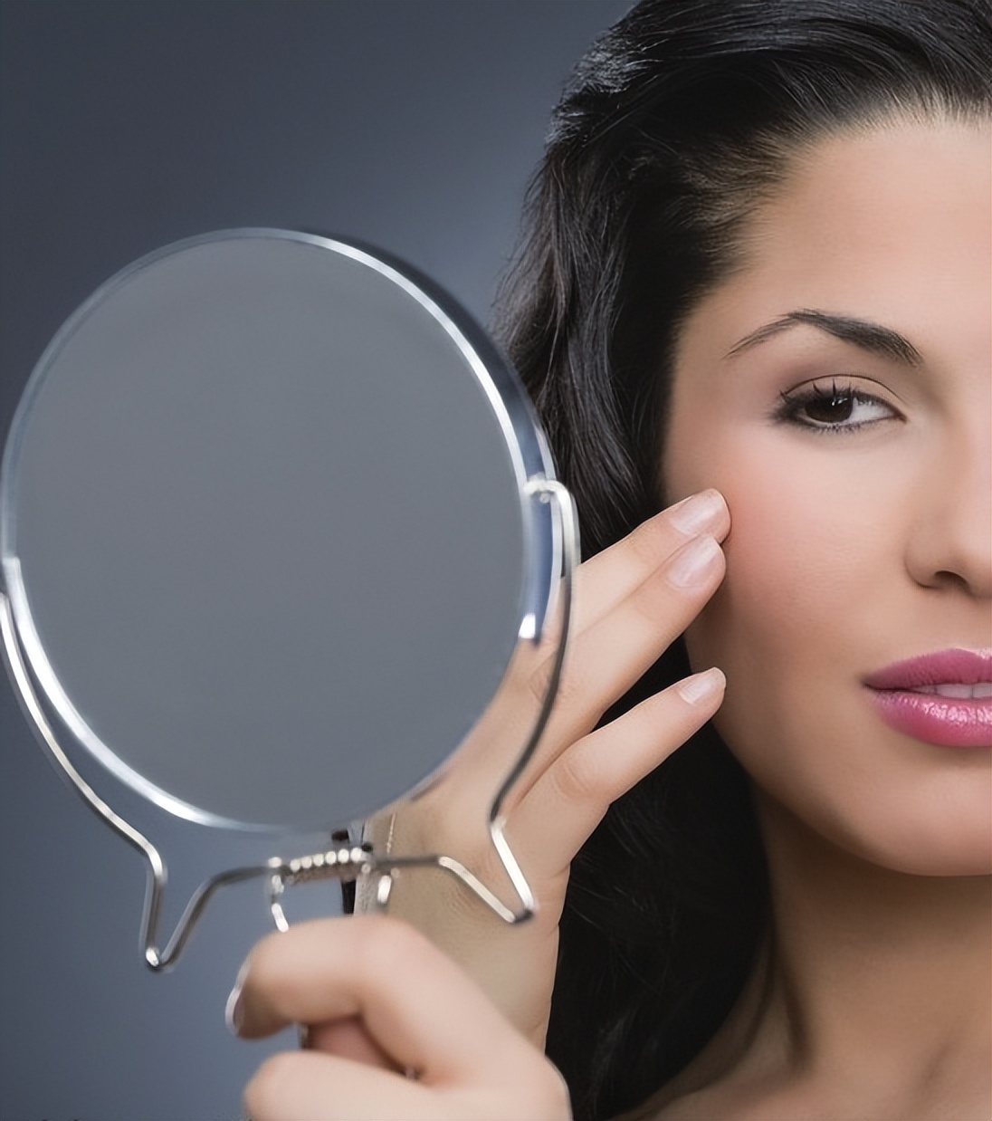 嘴角两侧面部有血丝,面部有血丝预示着什么