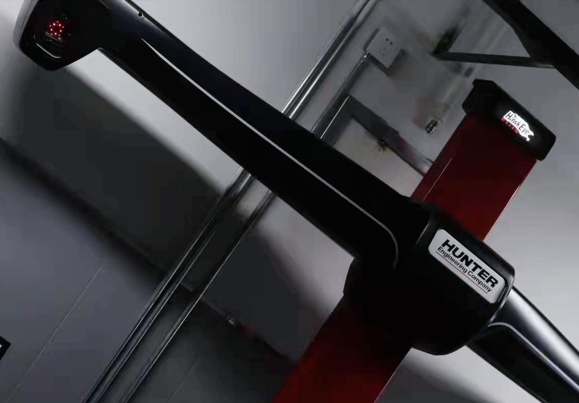 2003年的丰田老霸道，33万公里“车况残旧”，翻新复活变新车