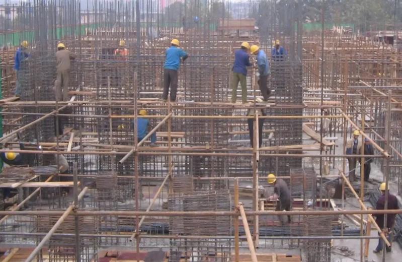 中国前首富4年赚千亿,中国十大千亿隐形富豪图及资料