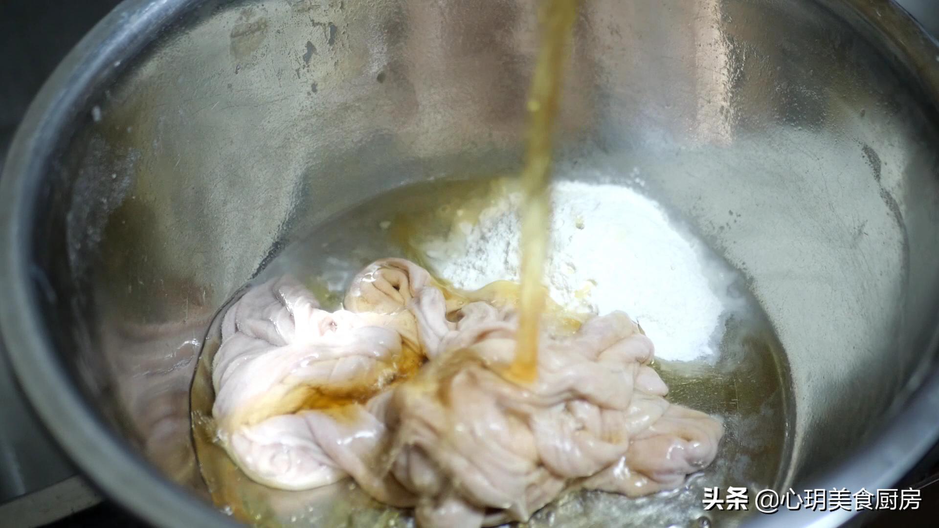 清洗猪肚时最忌直接加面粉和盐,清洗猪肚只用盐可以吗