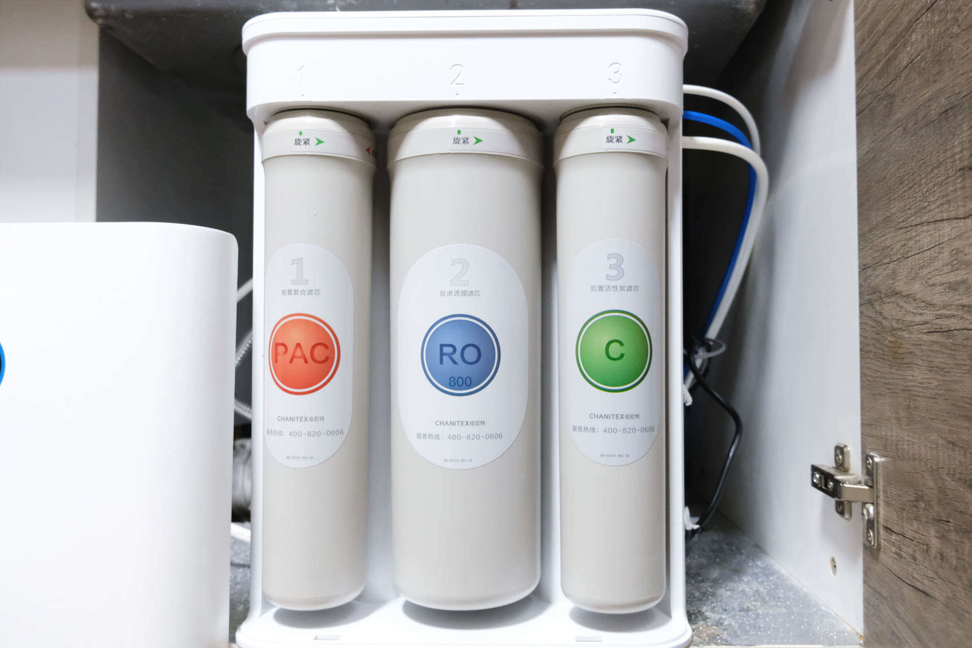 几千和上万的软水机有什么区别,水机优缺点