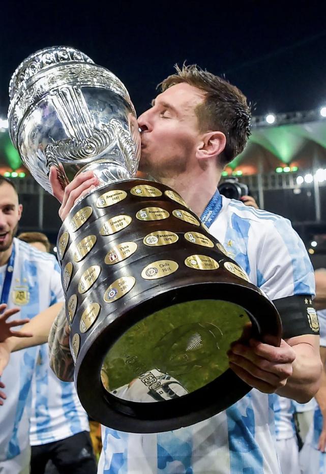 梅西和德保罗欢呼胜利,梅西一场7球